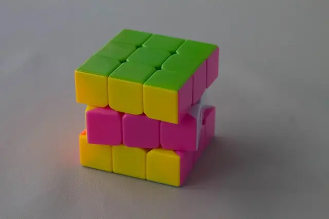 Comment développer sa mémoire grâce au Rubik's Cube