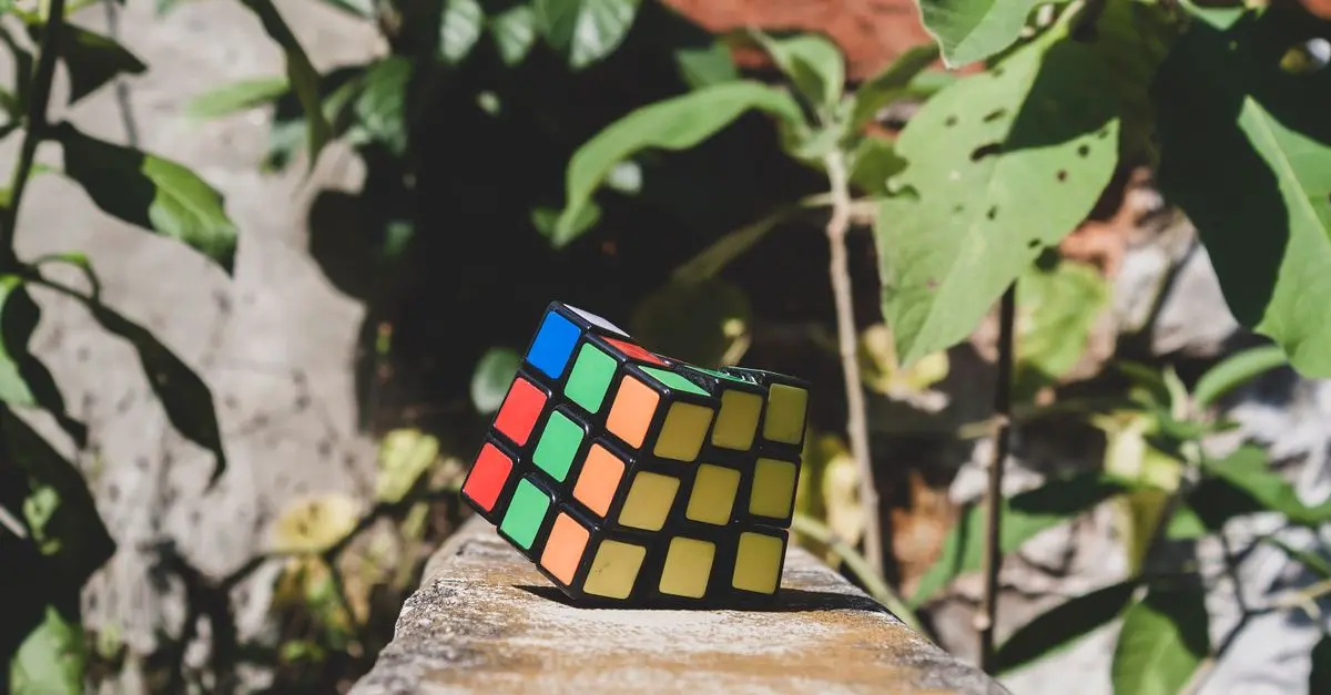Comment résoudre le Rubik's Cube : Guide étape par étape