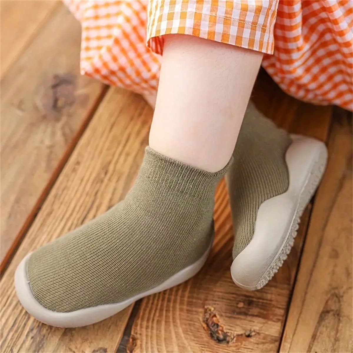 1 Paire De Chaussettes Antidérapantes Pour Bébé Avec Fond Souple Pour Apprendre À Marcher, Chaussures D'intérieur D'automne Et D'hiver Pour